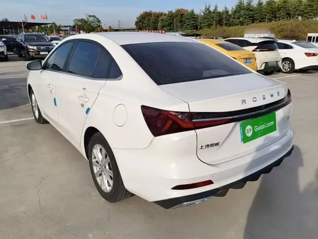 Roewe i5 — Фото автомобиля 4