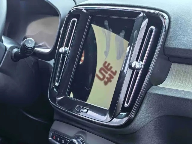 Volvo XC40 — Фото автомобиля 13
