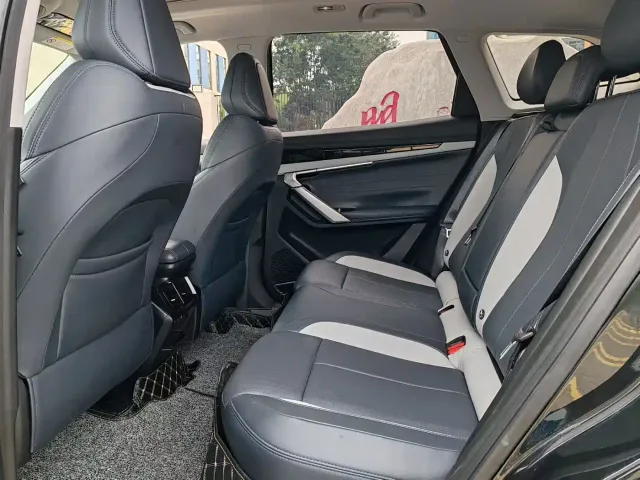 Geely Boyue L — Фото автомобиля 6