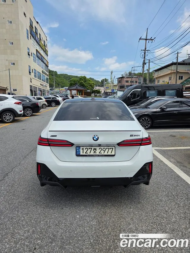 BMW 5 Series G60 — Фото автомобиля 6