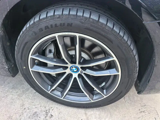 BMW 5 Series — Фото автомобиля 6