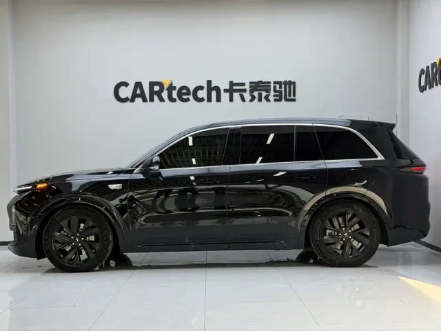 Li Auto L8 — Фото автомобиля 4