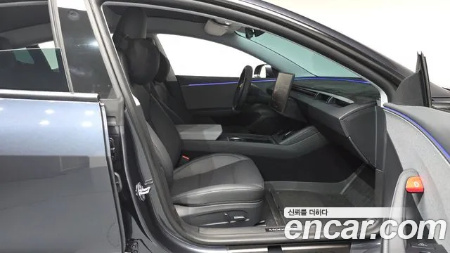 Tesla Model 3 — Фото автомобиля 16