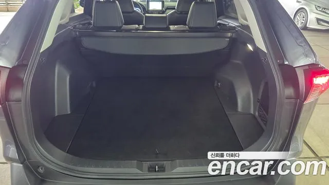 Toyota RAV4 — Фото автомобиля 13