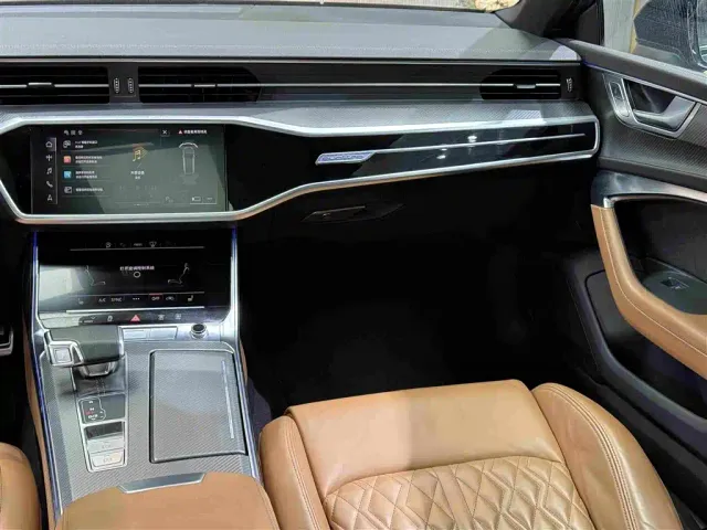 Audi A7L — Фото автомобиля 11