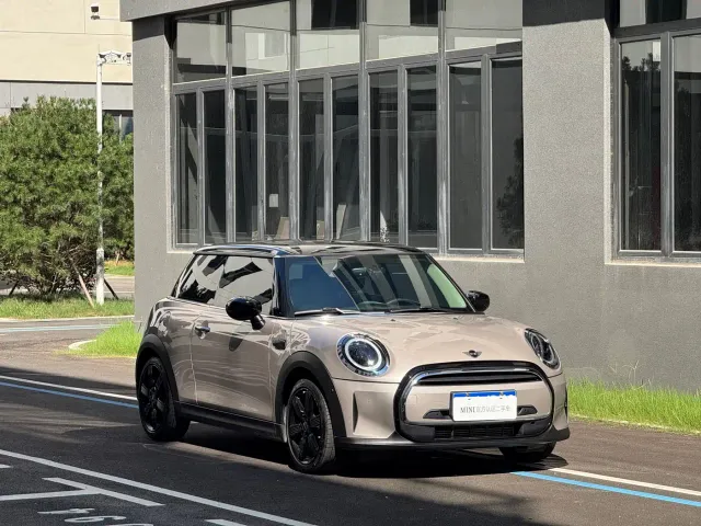 MINI Hatch — Фото автомобиля 3