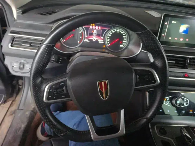 Hongqi H5 — Фото автомобиля 15