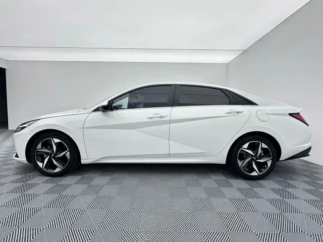 Hyundai Elantra — Фото автомобиля 8