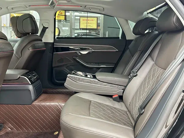 Audi A8 — Фото автомобиля 9