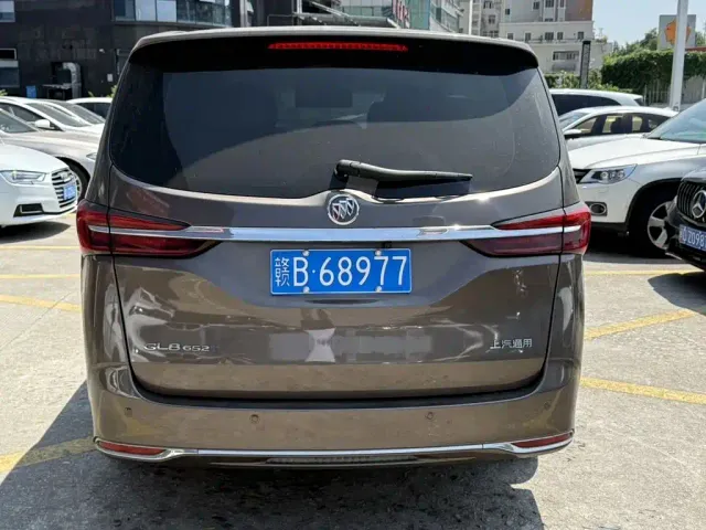 Buick GL8 — Фото автомобиля 5