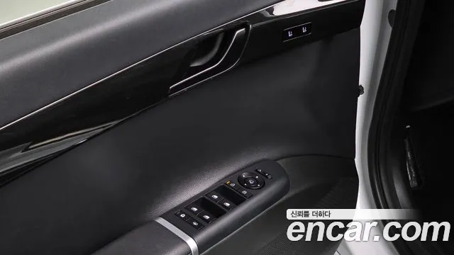 Hyundai Grandeur GN7 — Фото автомобиля 16