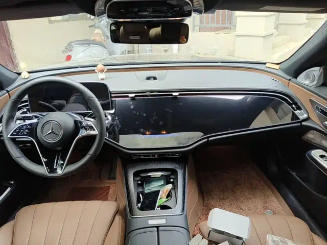 Mercedes-Benz Mercedes-Benz E-Class 2024 Model E 300 L Luxury — Фото автомобиля 12