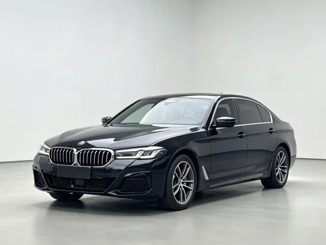 Фотография автомобиля — BMW 5 Series