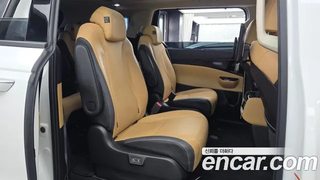 Kia Carnival Generation 4 — Фото автомобиля 18
