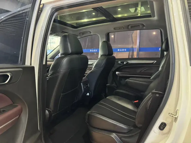 GAC Trumpchi M6 — Фото автомобиля 5