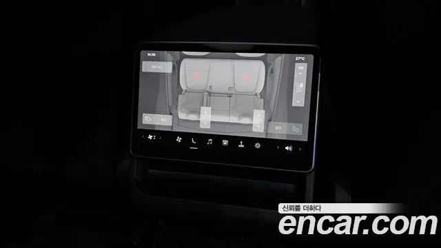Tesla Model Y — Фото автомобиля 16