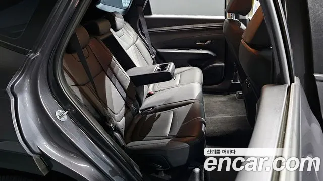 Hyundai Tucson Tucson (NX4) Дизель 2.0 2WD — Фото автомобиля 12