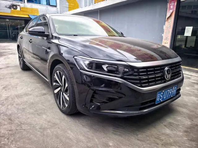 Volkswagen Passat — Фото автомобиля 3