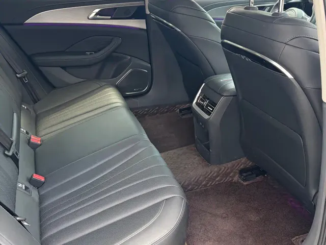 Hongqi H5 — Фото автомобиля 9