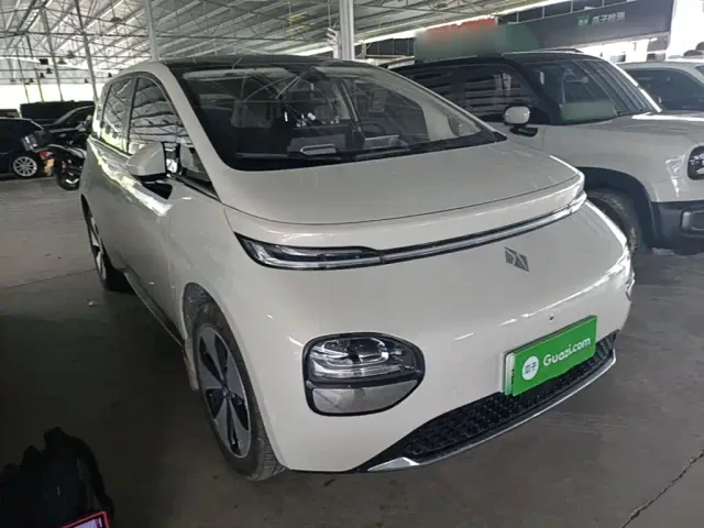 Baojun Cloud — Фото автомобиля 21