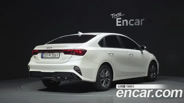 Kia K3 Generation 2 — Фото автомобиля 2