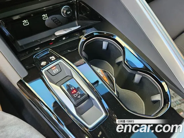Audi Q5 40 TDI quattro Sportback S Line — Фото автомобиля 8