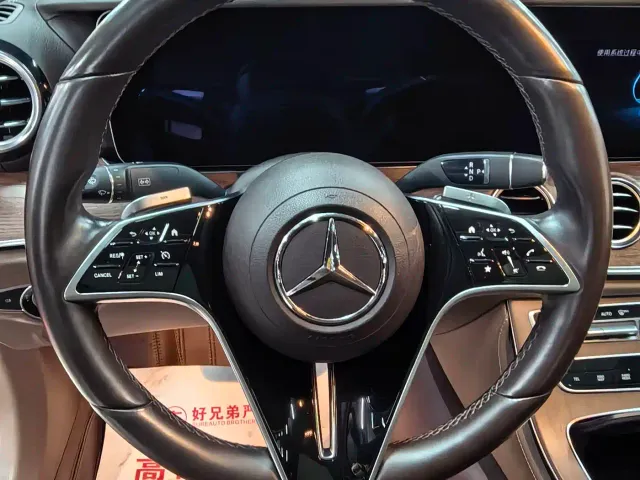 Mercedes-Benz E-Class — Фото автомобиля 11