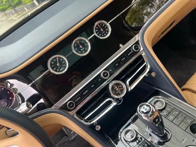 Bentley Flying Spur — Фото автомобиля 8