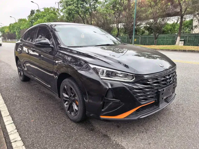 Dongfeng Yixuan — Фото автомобиля 3