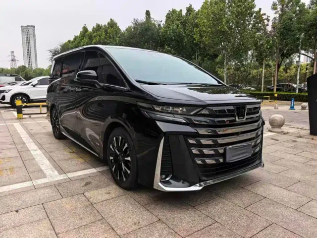 Фотография автомобиля — Toyota Vellfire