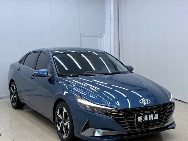 Hyundai Elantra — Фото автомобиля 3