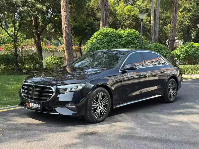 Mercedes-Benz E-Class — Фото автомобиля 2