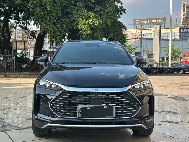 BYD Tang — Фото автомобиля 2