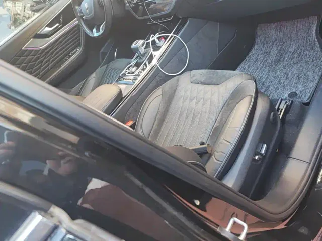 Hongqi HS5 — Фото автомобиля 8