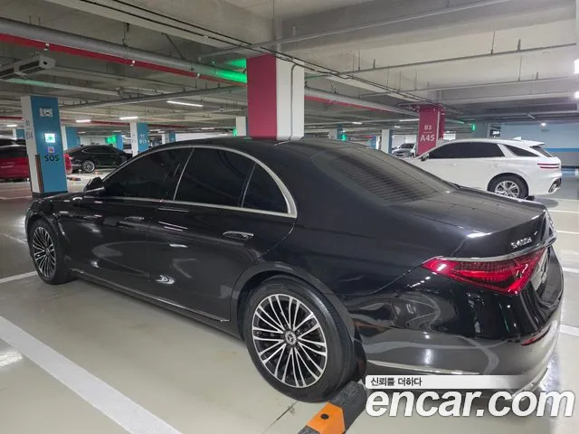 Mercedes-Benz S-Class — Фото автомобиля 3