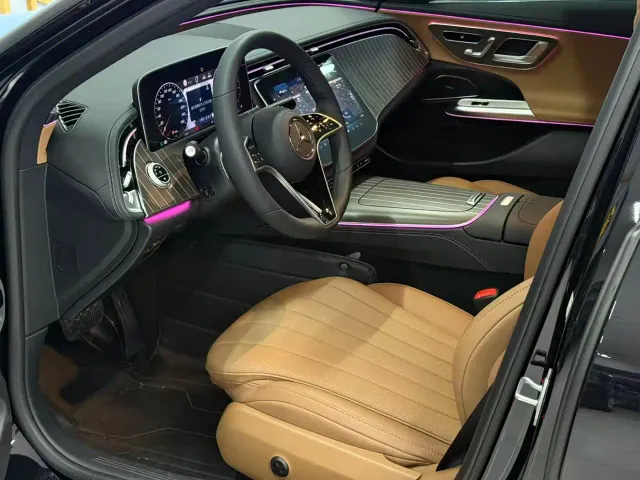 Mercedes-Benz E-Class — Фото автомобиля 16