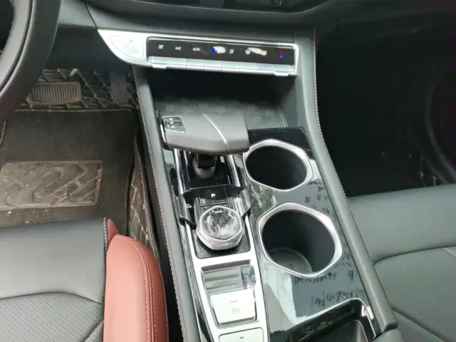 Changan Eado — Фото автомобиля 13