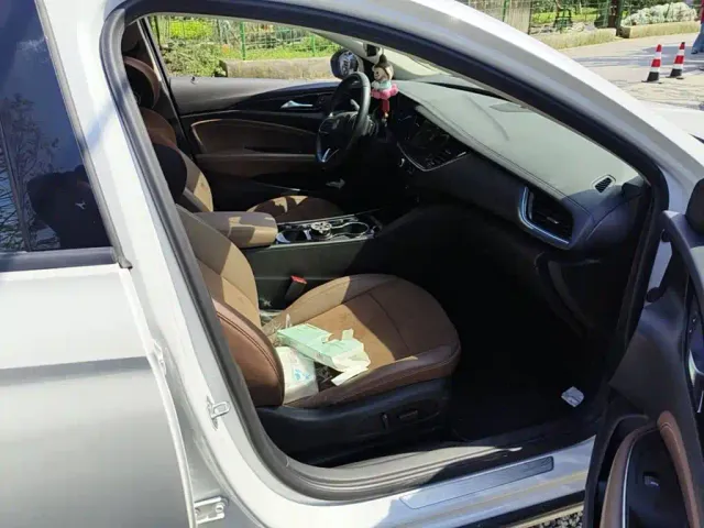Buick Regal — Фото автомобиля 13
