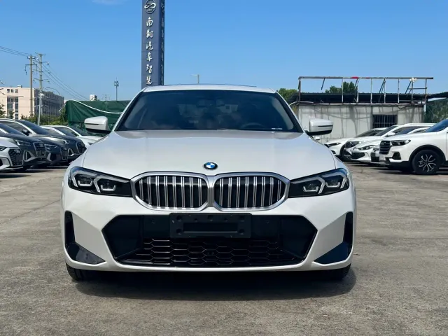 BMW 3 Series — Фото автомобиля 2