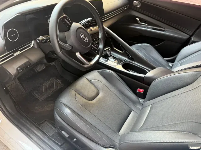 Hyundai Elantra — Фото автомобиля 5