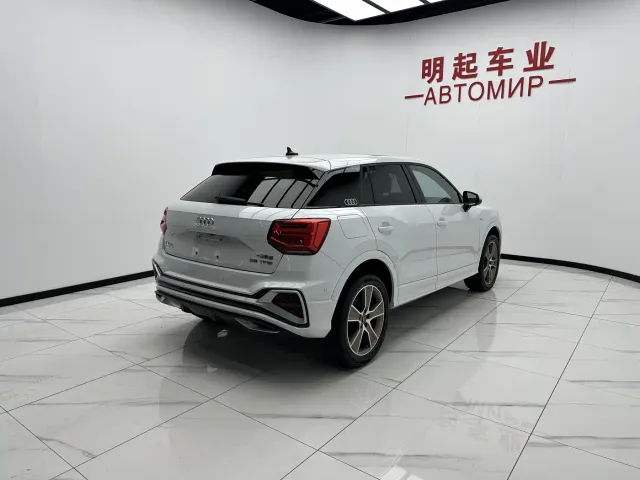 Audi Q2L — Фото автомобиля 9