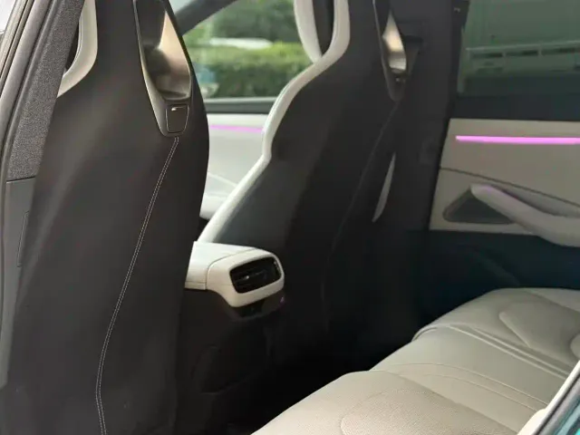 Xiaomi SU7 — Фото автомобиля 9