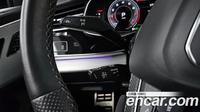 Audi Q8 55 TFSI quattro Premium — Фото автомобиля 28
