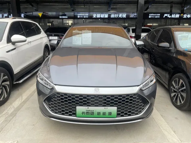 BYD Qin PLUS 2023 Champion Edition DM-i 55KM Leading — Фото автомобиля 3