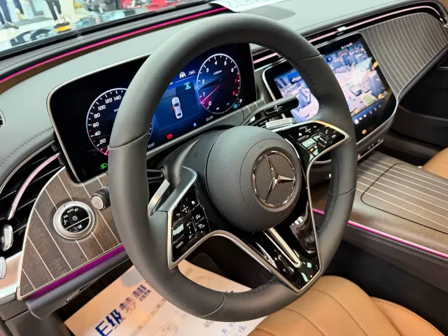Mercedes-Benz E-Class — Фото автомобиля 5
