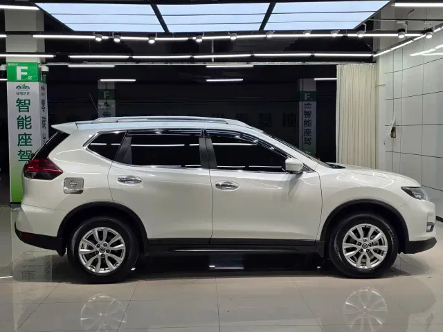 Nissan X-Trail — Фото автомобиля 9