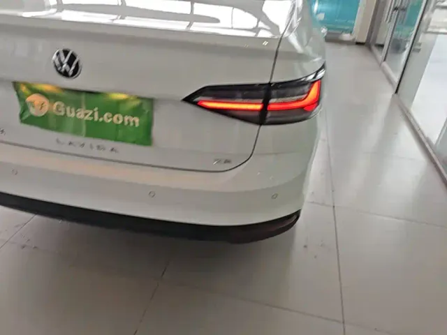 Volkswagen Lavida — Фото автомобиля 7