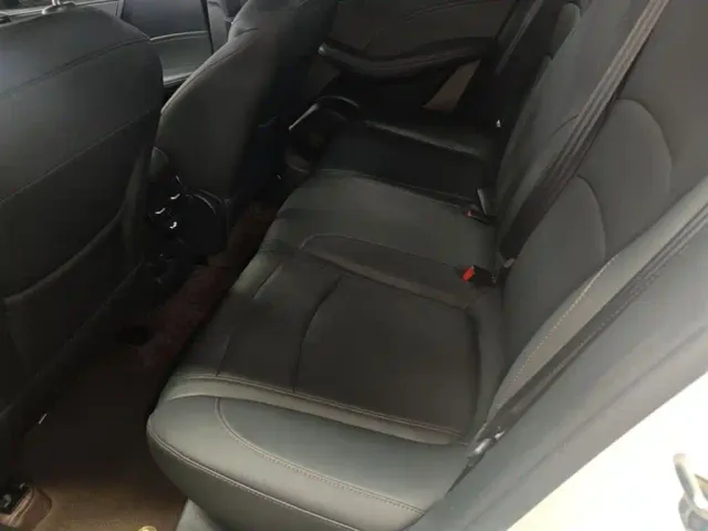 Roewe i5 — Фото автомобиля 16
