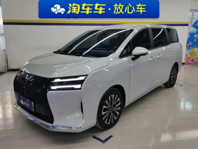 Фотография автомобиля — Wuling Starlight 730