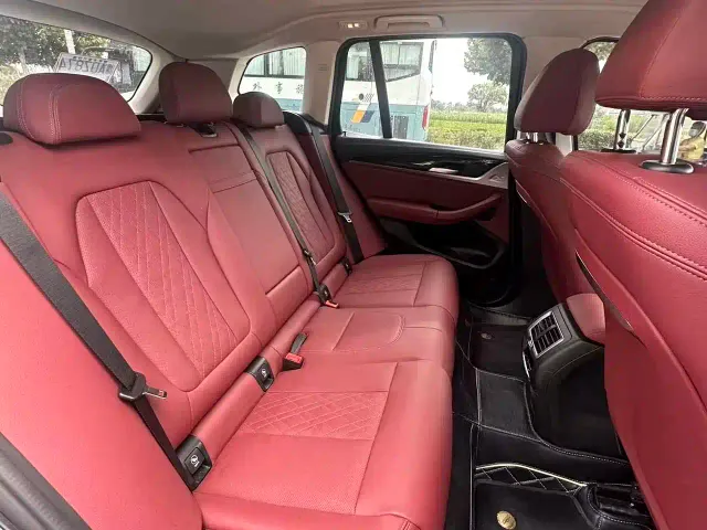 BMW iX3 — Фото автомобиля 4